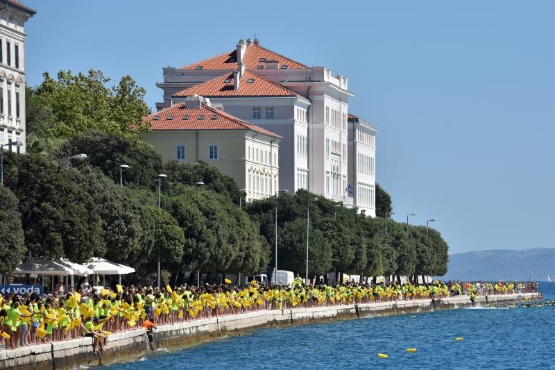 Jubilarni 10. dm Millennium Jump na zadarskoj rivi, Photo: Dino Stanin/PIXSELL Jubilarni 10. dm Millennium Jump na zadarskoj rivi, Photo: Dino Stanin/PIXSELL