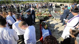 Mirko Miočić ispraćen na posljednji počinak na mjesnom groblju u Rtini Mirko Miočić ispraćen na posljednji počinak na mjesnom groblju u Rtini