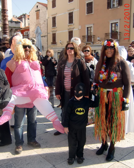 Zadarski karneval 2010: KUD “Druzina” Pag na Narodnom trgu