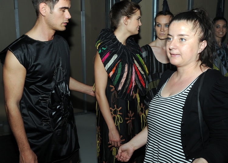 Zagreb, 200511.
15. tjedan mode poceo je u Hypo centru. Na Dreft Fashion Weeku, za sezonu jesen/zima 2011/2012. koji se odrzava od 19. do 21. svibnja u Hypo centru biti ce prezentirani podjednako hrvatski i inozemni dizajneri. 
Na slici: Backstage dizajne