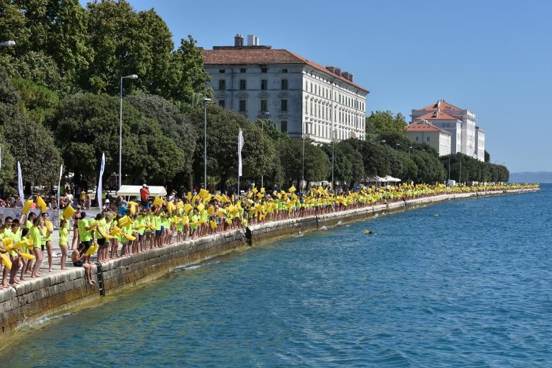 Jubilarni 10. dm Millennium Jump na zadarskoj rivi, Photo: Dino Stanin/PIXSELL Jubilarni 10. dm Millennium Jump na zadarskoj rivi, Photo: Dino Stanin/PIXSELL