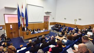 Zadar – Sjednica Gradskog vijeca Grada Zadra. Gradonacelnik Bozidar Kalmeta i zamjenik Zvonimir Vrancic. Reno Sinovcic. Joso Nekic. Danijel Kasap.Photo: Dino Stanin/PIXSELL