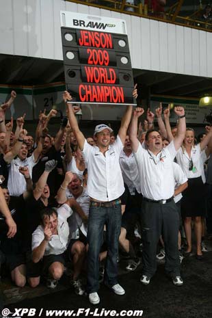 Proslava naslova prvaka F1 Jensona Buttona i Brawn GP-a (foto www.f1-live.com)