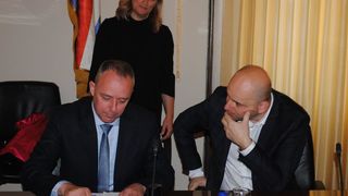 Ministar Tolušić potpisao ugovore za sanaciju šteta od poplave Ministar Tolušić potpisao ugovore za sanaciju šteta od poplave