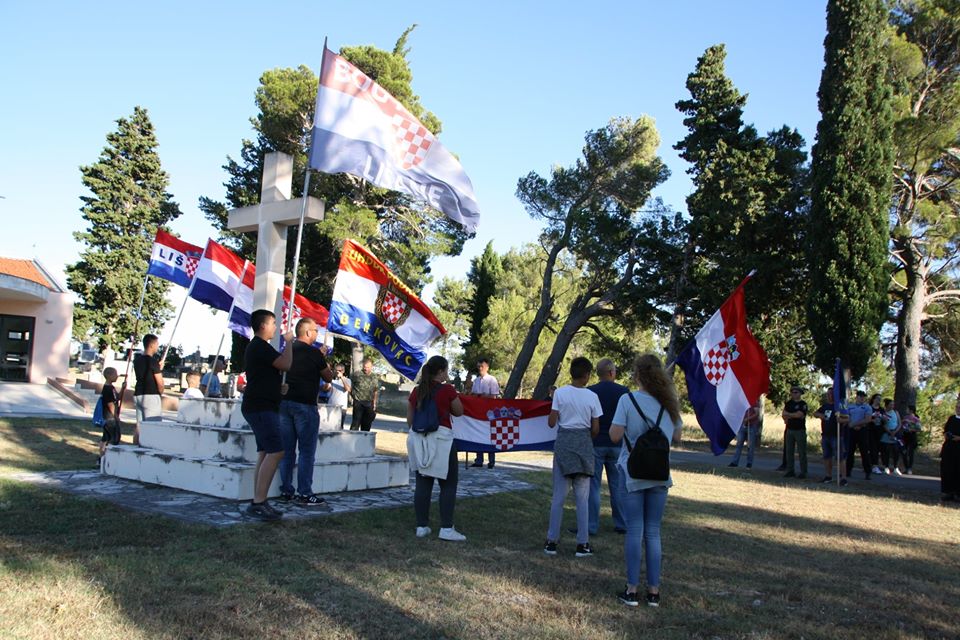 Koracima nade u istinu
