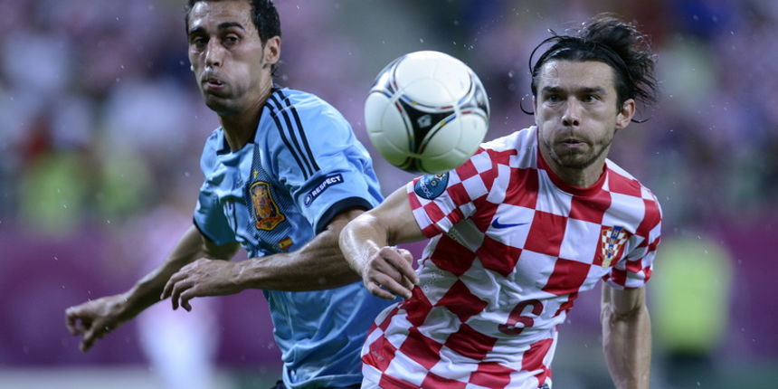 Gdanjsk, 180612.EURO 2012.PGE Arena Gdanjsk.Utakmica treceg kola skupine C, Europskog nogometnog prvenstva u Poljskoj i Ukrajini, izmedju Hrvatske i Spanjolske.Na fotografiji: Arbeloa i Danijel Pranjic.Foto: Drago Sopta / CROPIX