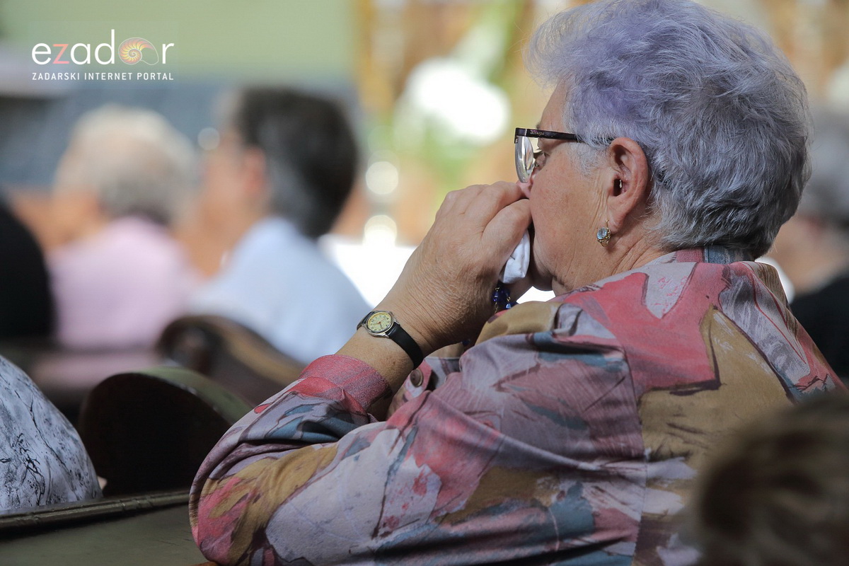 Bibinjci gradišćanskim Hrvatima darovali 1.82 metara visok kip sv. Roka Bibinjci gradišćanskim Hrvatima darovali 1.82 metara visok kip sv. Roka