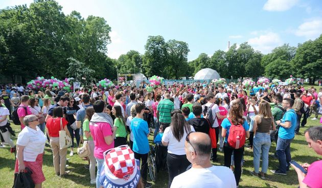 Na Trgu Franje Tuđmana okupljaju se sudionici inicijative ‘Hod za život, obitelj i Hrvatsku’