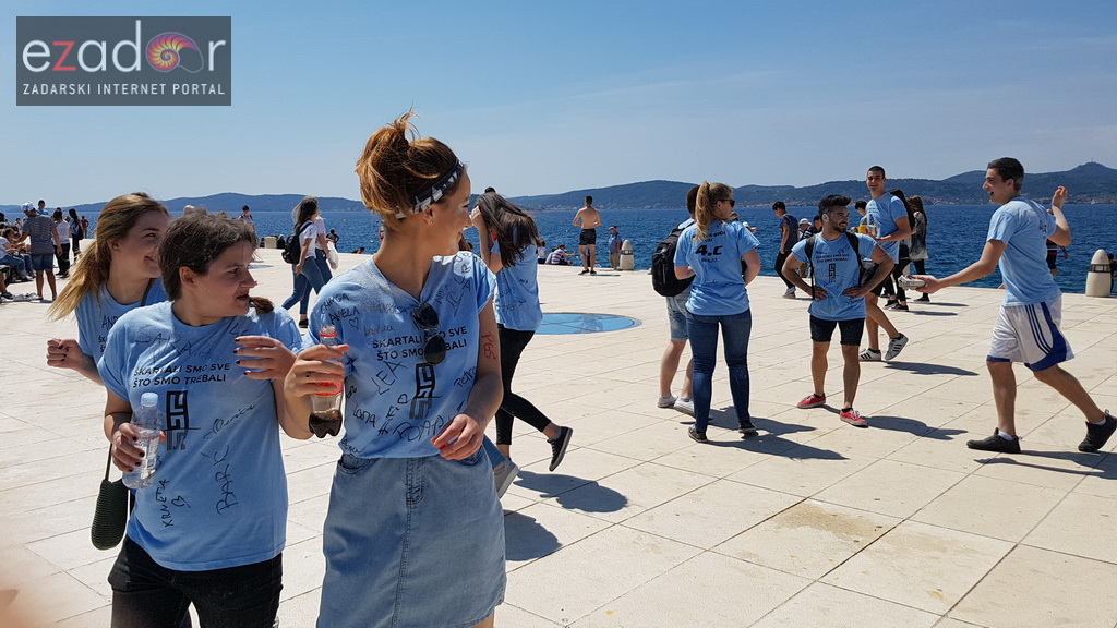 Ludijada maturanata na zadarskoj rivi