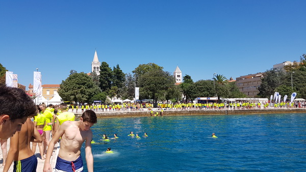 Sasvim osoban doživljaj – 10. dm Millennium Jump sa zadarske rive. Foto: Mladen Malik Barba Sasvim osoban doživljaj – 10. dm Millennium Jump sa zadarske rive. Foto: Mladen Malik Barba