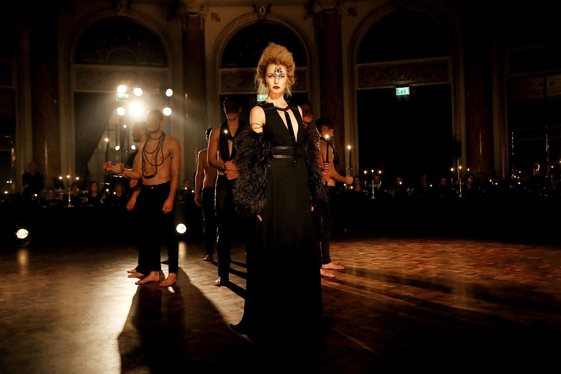 Modni spektakl Hippy Gardena