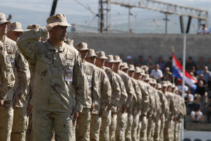 Knin, 050810.
Proslava Dana pobjede i 15. godisnjice akcije Oluja u Kninu.
Na fotografiji: Svecani postroj hrvatskih postrojbi na stadionu Dinare.
Foto: Jakov Prkic / Cropix Knin, 050810.
Proslava Dana pobjede i 15. godisnjice akcije Oluja u Kninu.
Na fotografiji: Svecani postroj hrvatskih postrojbi na stadionu Dinare.
Foto: Jakov Prkic / Cropix