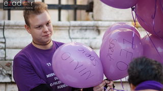 Zadarski Palčići pustili u zrak stotine ljubičastih balona