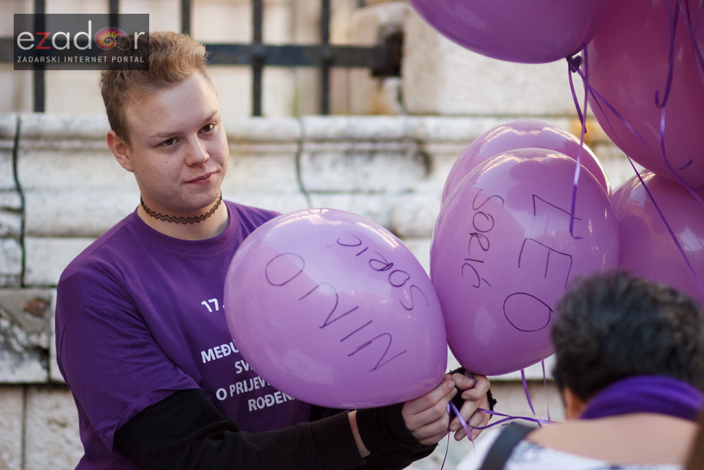 Zadarski Palčići pustili u zrak stotine ljubičastih balona