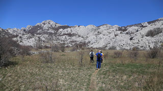 Ako ste u mogućnosti za mali izlet, posjetite Stap – veliko krško polje na Južnom Velebitu, na 960 m visine, foto: Vedran Penga