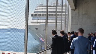 Predstavnici dvadesetak stranih veleposlanstva u posjetu Zadarskoj županiji Predstavnici dvadesetak stranih veleposlanstva u posjetu Zadarskoj županiji