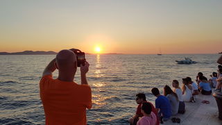 Zalazak sunca i Craft Beer Festival na zadarskoj rivi. Foto: Mladen Malik Zalazak sunca i Craft Beer Festival na zadarskoj rivi. Foto: Mladen Malik