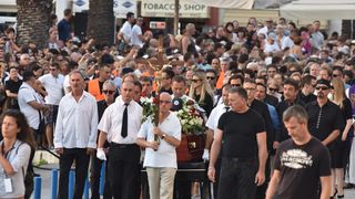 Split dostojanstveno na posljednju plovidbu ispratio legendu Olivera Dragojevića