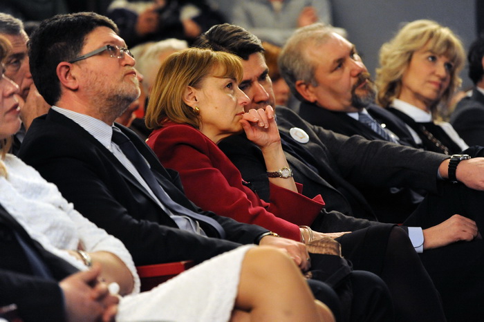 Zadar, 050413.
Veceras je u HNK Zadar odrzano predstavljanje liste koalicije SDP-HNS-HSU za Europski parlament. Na predstavljanju su govorili predsjednik SDP-a Zoran Milanovic, predsjednica HNS-a Vesna Pusic, predsjednik HSU-a Silvano Hrelja, te prvi na l Zadar, 050413.
Veceras je u HNK Zadar odrzano predstavljanje liste koalicije SDP-HNS-HSU za Europski parlament. Na predstavljanju su govorili predsjednik SDP-a Zoran Milanovic, predsjednica HNS-a Vesna Pusic, predsjednik HSU-a Silvano Hrelja, te prvi na l