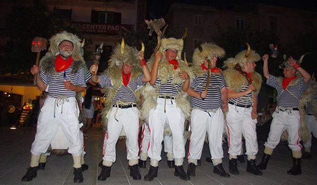 Paški ljetni karneval