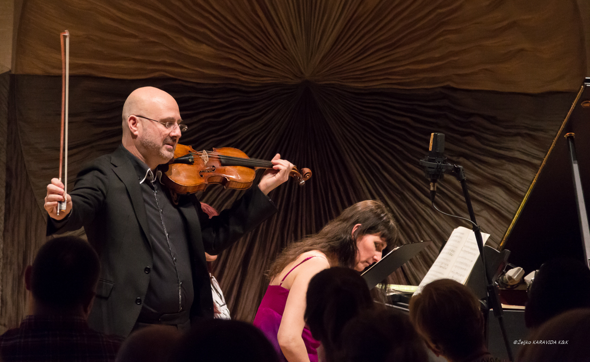 Romantizam iznad svega naziv je koncerta koji je održan u Kneževoj palači a nastupili su Erez Ofer, violina i Elisaveta Blumina, klavir