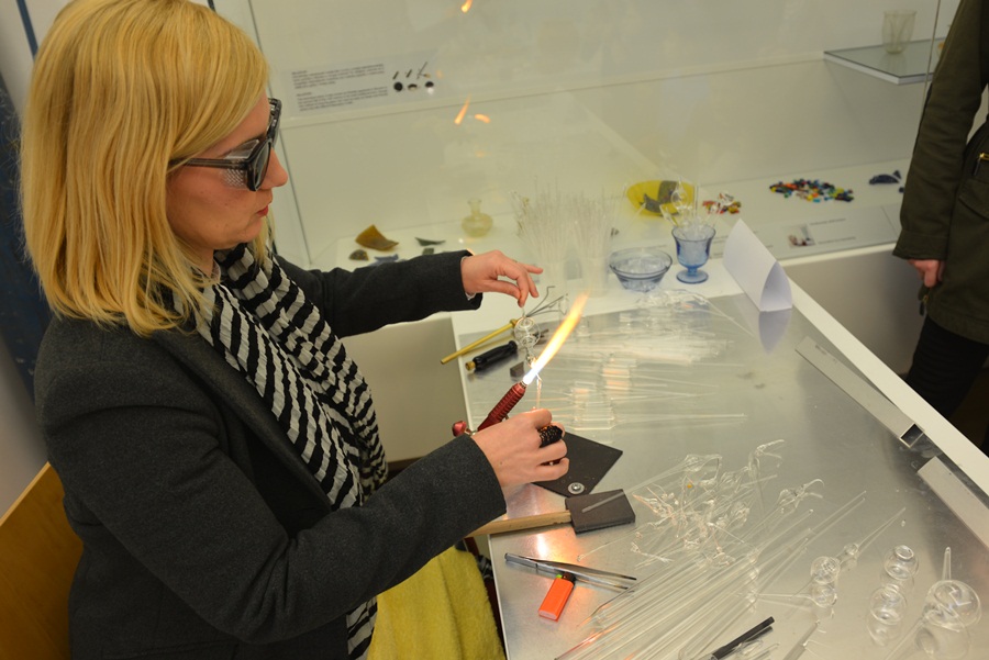 zadar; 9 ozujka 2016 – radionica recikliranja stakla – muzej antickog stakla zadar; 9 ozujka 2016 – radionica recikliranja stakla – muzej antickog stakla