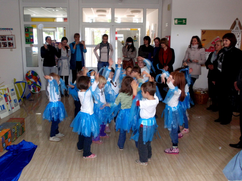 Dječji vrtić Ciciban uputio Sunčevu čestitku svome gradu Dječji vrtić Ciciban uputio Sunčevu čestitku svome gradu