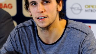 Zadar, 051212.
KK Zadar je na konferenciji za novinare predstavio novog direktora kluba Marina Cacica i novo americko pojacanje sutera Jordana Burgasona.
Na fotografiji: Jordan Burgason.
Foto: Luka Gerlanc / CROPIX Zadar, 051212.
KK Zadar je na konferenciji za novinare predstavio novog direktora kluba Marina Cacica i novo americko pojacanje sutera Jordana Burgasona.
Na fotografiji: Jordan Burgason.
Foto: Luka Gerlanc / CROPIX