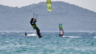 Surferi i kiteri guštali u južini na Boriku Surferi i kiteri guštali u južini na Boriku