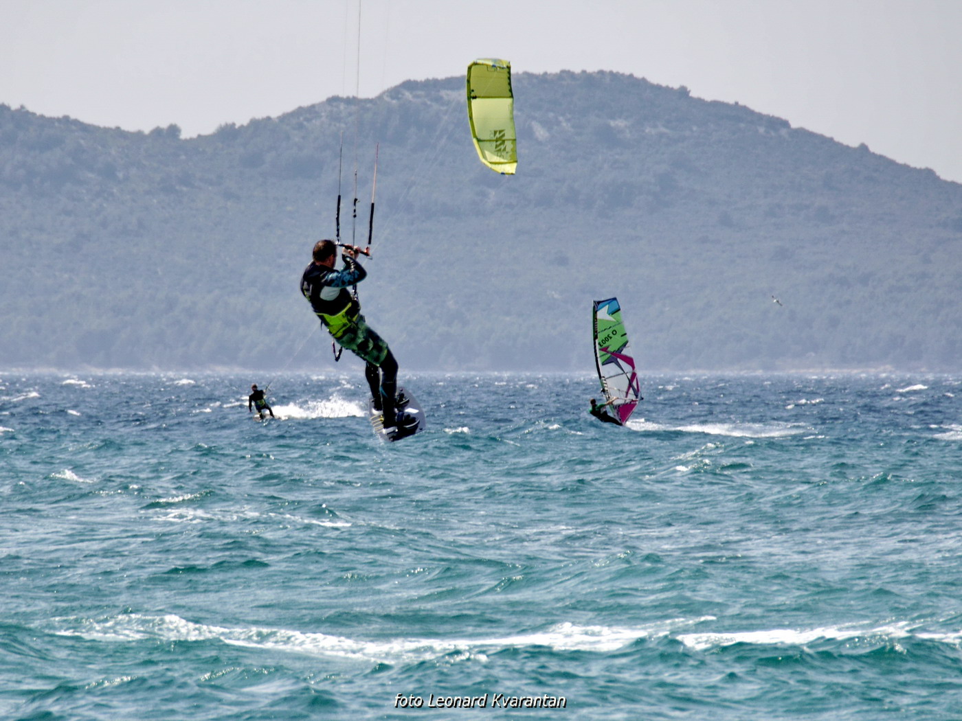Surferi i kiteri guštali u južini na Boriku Surferi i kiteri guštali u južini na Boriku