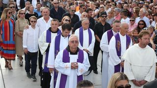 Split dostojanstveno na posljednju plovidbu ispratio legendu Olivera Dragojevića