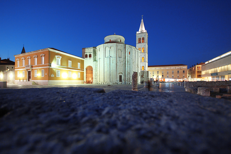 Suton na zadarskoj rivi 15. rujna 2011. (foto:Saša Čuka)