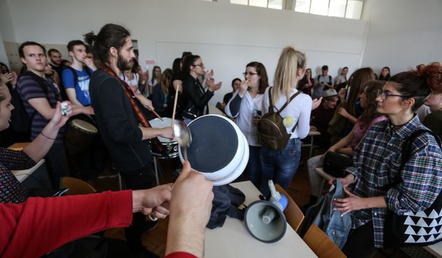 Blokada, Hrvatski studiji