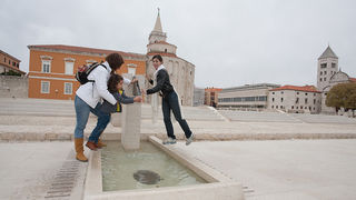 Top model Lorena Dias Terezinho i njena sestra Mara Dias, pronašle davno izgubljenu obitelj u Bibinjama, foto: Leo Banić Top model Lorena Dias Terezinho i njena sestra Mara Dias, pronašle davno izgubljenu obitelj u Bibinjama, foto: Leo Banić