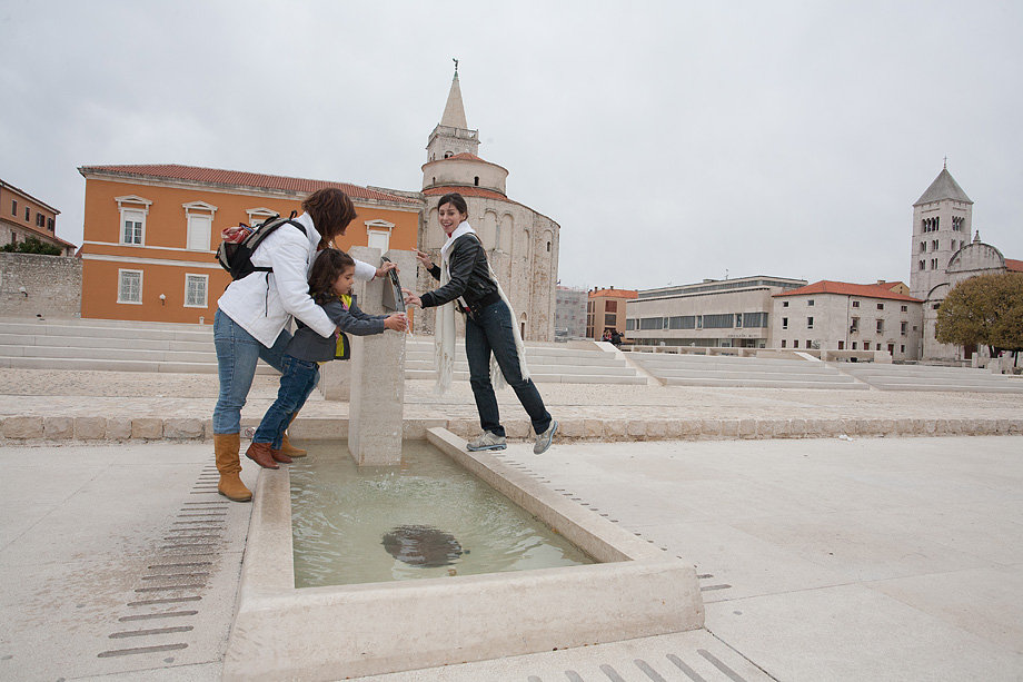 Top model Lorena Dias Terezinho i njena sestra Mara Dias, pronašle davno izgubljenu obitelj u Bibinjama, foto: Leo Banić Top model Lorena Dias Terezinho i njena sestra Mara Dias, pronašle davno izgubljenu obitelj u Bibinjama, foto: Leo Banić