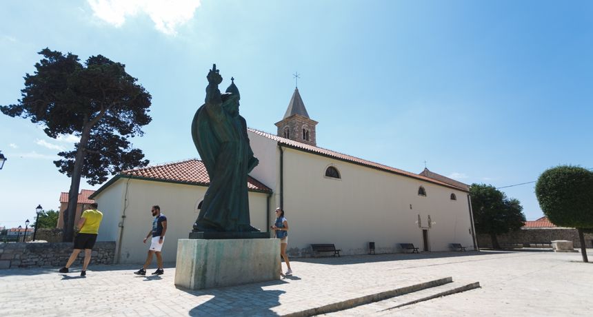 Grad Nin bez turista, plaže i dalje puste Grad Nin bez turista, plaže i dalje puste