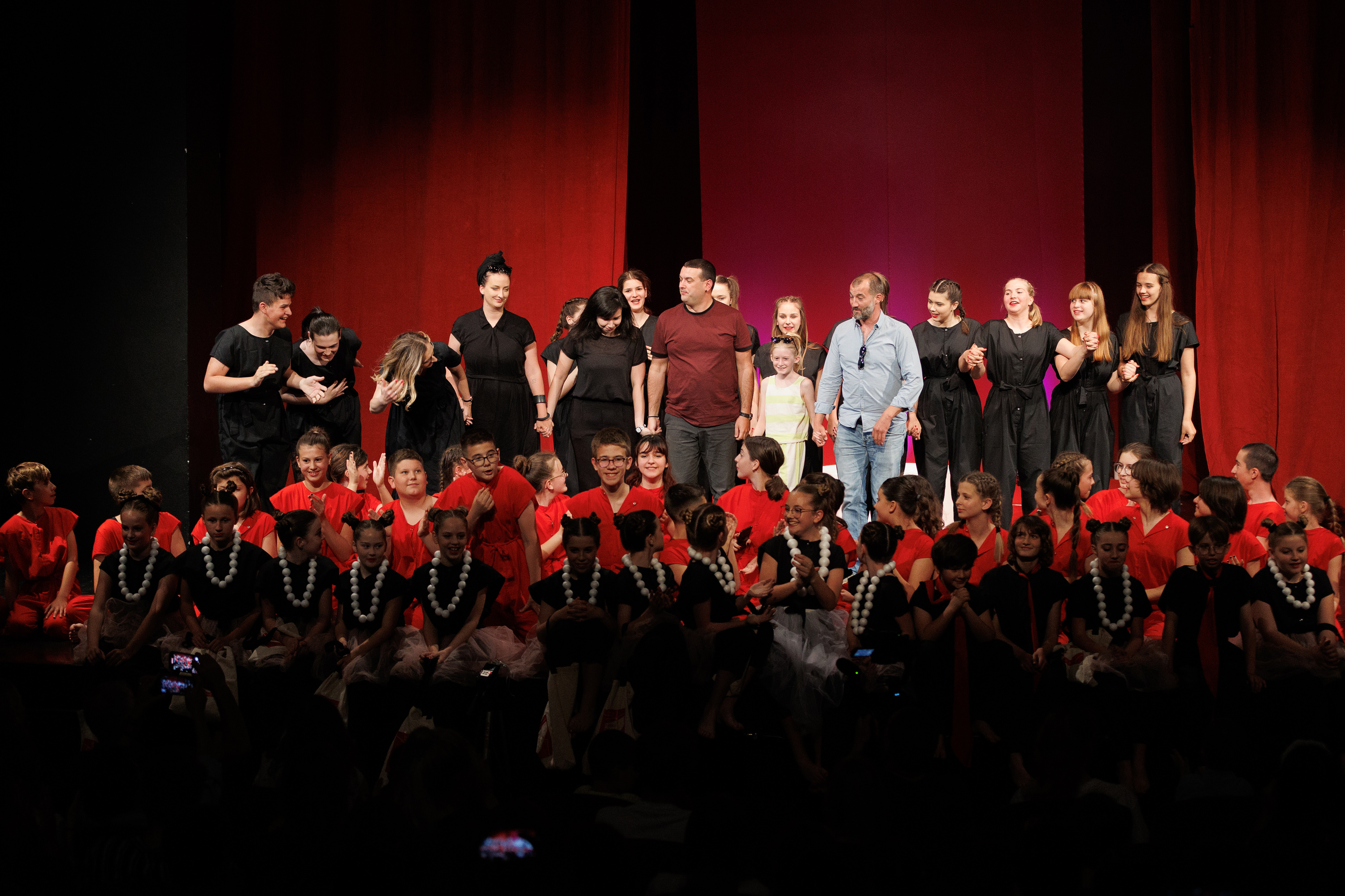 Igrajmo se: Zabranjeno mlađima od 15 strana A