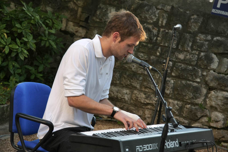 Image 1141223 (auto)