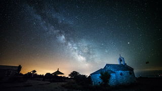 Prekrasan pogled na Mliječni put na noćnom nebu iznad Kamenjaka. Foto: Vinko Pešić Prekrasan pogled na Mliječni put na noćnom nebu iznad Kamenjaka. Foto: Vinko Pešić