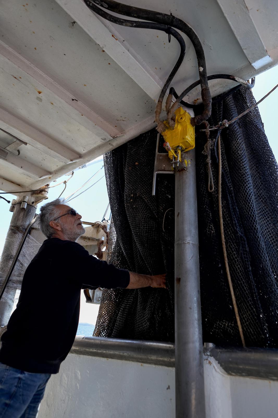 Ekološka manifestacija “Uz more, za more: zelena misija za održivu budućnost Hrvatske” održala se danas na plivarici Škoda koja je jutros u 11 sati isplovila iz zadarske luke Gaženica prema Ugljanu gdje će se provela akcija izvlačenja odbačenih ribarskih Ekološka manifestacija “Uz more, za more: zelena misija za održivu budućnost Hrvatske” održala se danas na plivarici Škoda koja je jutros u 11 sati isplovila iz zadarske luke Gaženica prema Ugljanu gdje će se provela akcija izvlačenja odbačenih ribarskih