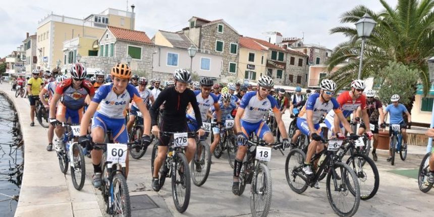 Biciklistički maraton u Vodicama. Photo: Hrvoje Jelavic/PIXSELL