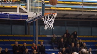 Fešta u povodu 80. rođendana Pina Giergie: Vetarani KK Zadar – Veterani KK Olimpija Fešta u povodu 80. rođendana Pina Giergie: Vetarani KK Zadar – Veterani KK Olimpija