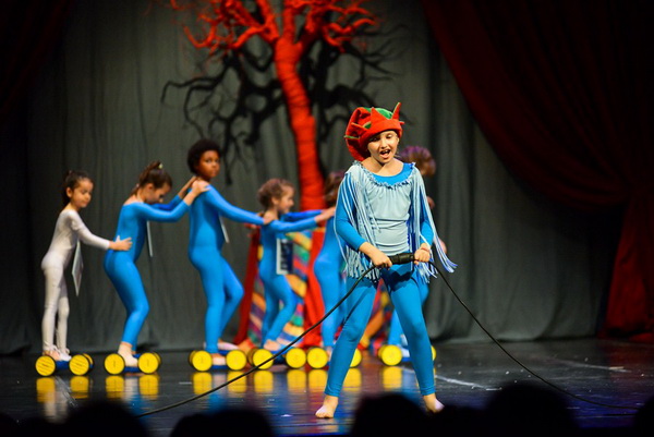 Circo Art u HNK Zadar izveo predstavu “Povratak u prirodu”