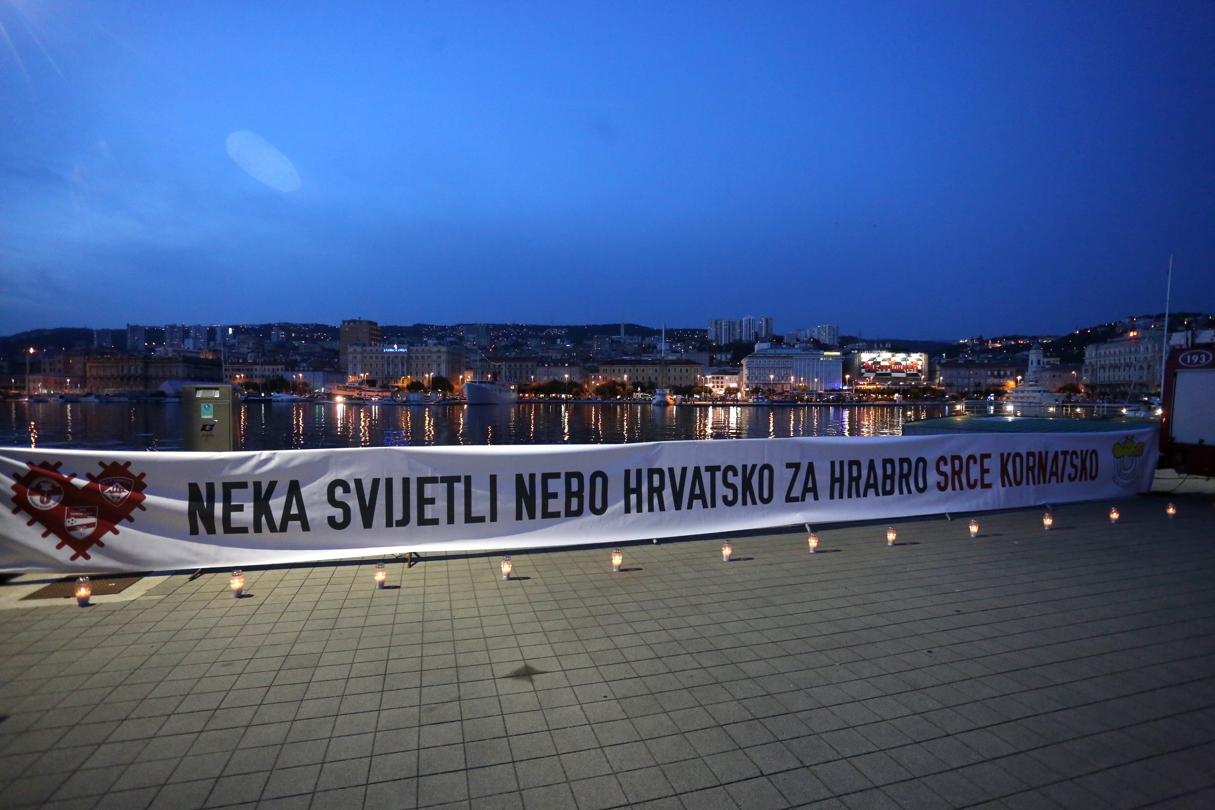 Rijeka: građani i vatrogasci odali počast vatrogascima stradalim prije 10 godina na Kornatima Rijeka: građani i vatrogasci odali počast vatrogascima stradalim prije 10 godina na Kornatima