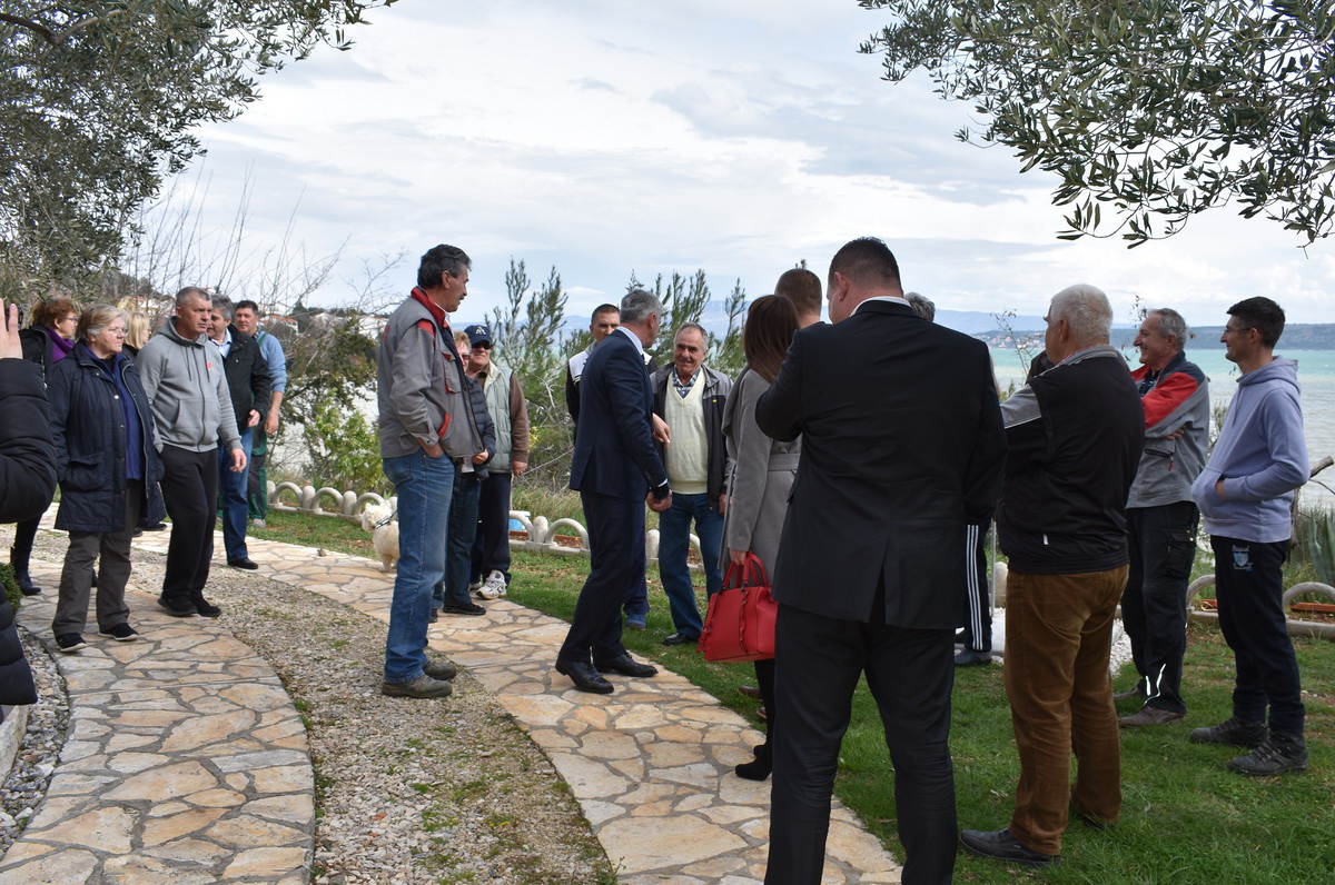Župan Longin obišao klizišta u Posedarju Župan Longin obišao klizišta u Posedarju