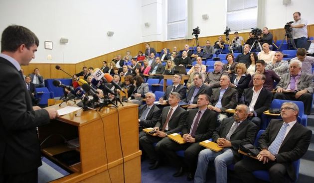 U zgradi gradskog poglavarstva odrzano je gradsko vijece. Uvodno predavanje drzao je prorektor Sveucilista u Zadru Josip Faricic. Photo: Filip Brala/PIXSELL