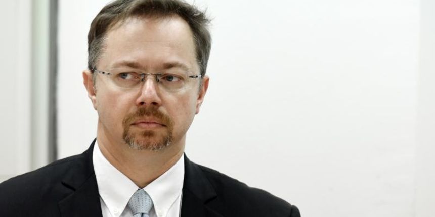 U Velikoj dvorani Ministarstva zdravlja odrzana je konferencija za medije u povodu zavrsetka pregovora o izmjenama i dopunama Kolektivnog ugovora za djelatnost zdravstva i zdravstvenog osiguranja. Ministar Sinisa Varga. Photo: Davor Visnjic/PIXSELL