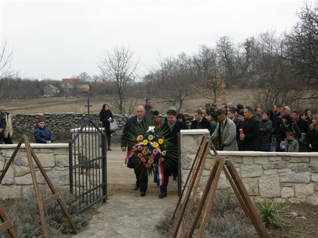 Polaganje vijenaca u spomen na žrtve Medviđe Polaganje vijenaca u spomen na žrtve Medviđe