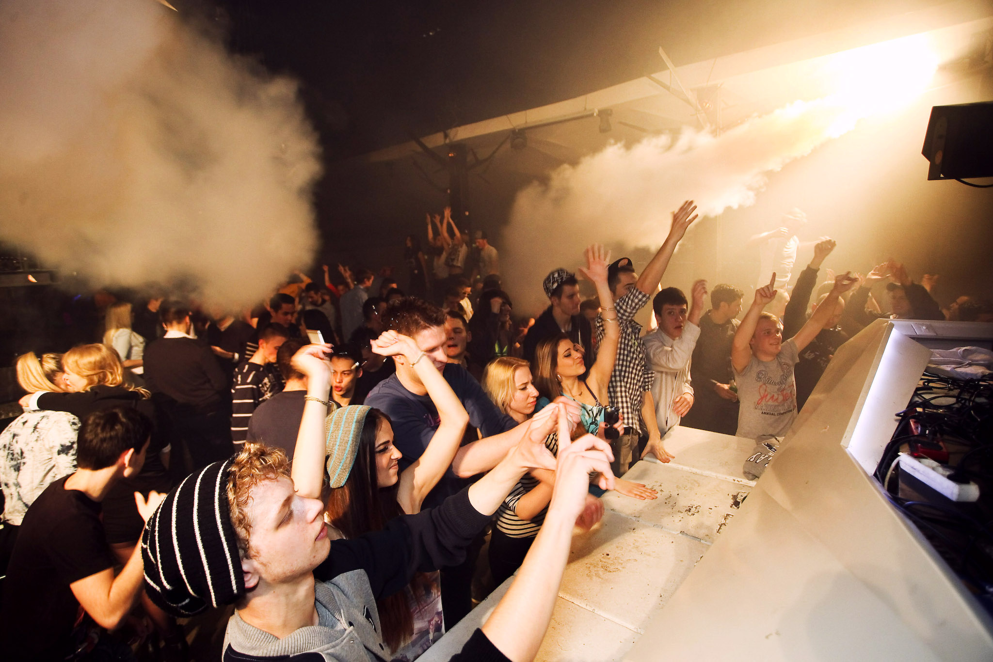 Zagreb, 08.02.2014. – NIGHTLIFE – AQUARIUS – Tri DJ-a (Martyn Negro, Matroda, Stanko Bondža), dva floora, čarobne boje novog lighta i partijaneri raspoloženi za ples do jutra – bila je to formula za dobru zabavu kakva je ove subote vladala u Aquariusu u o Zagreb, 08.02.2014. – NIGHTLIFE – AQUARIUS – Tri DJ-a (Martyn Negro, Matroda, Stanko Bondža), dva floora, čarobne boje novog lighta i partijaneri raspoloženi za ples do jutra – bila je to formula za dobru zabavu kakva je ove subote vladala u Aquariusu u o