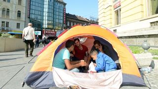 Izbjeglice i imigranti na željezničkom kolodvoru Keleti ulicama Budimpešte, Photo: Marko Jurinec/PIXSELL Izbjeglice i imigranti na željezničkom kolodvoru Keleti ulicama Budimpešte, Photo: Marko Jurinec/PIXSELL